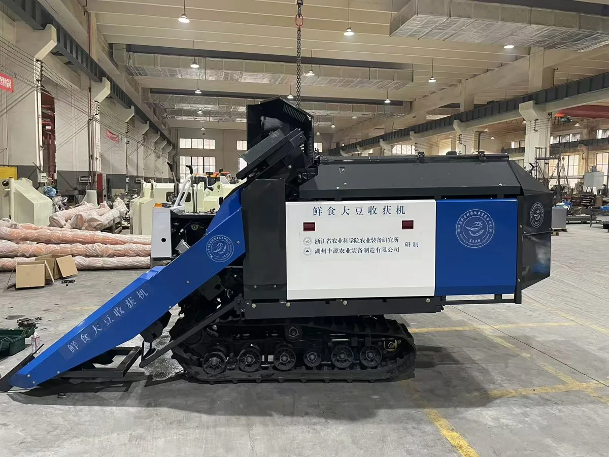 Tracked harvesting equipment, side view